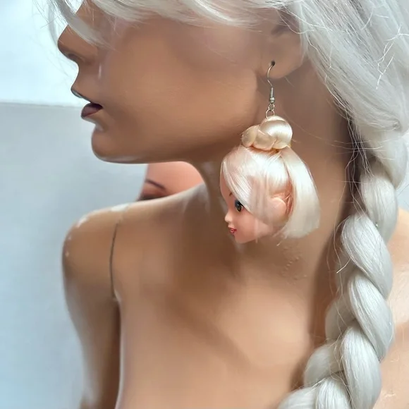 Barbie Doll head earrings new - Picture 4 of 5